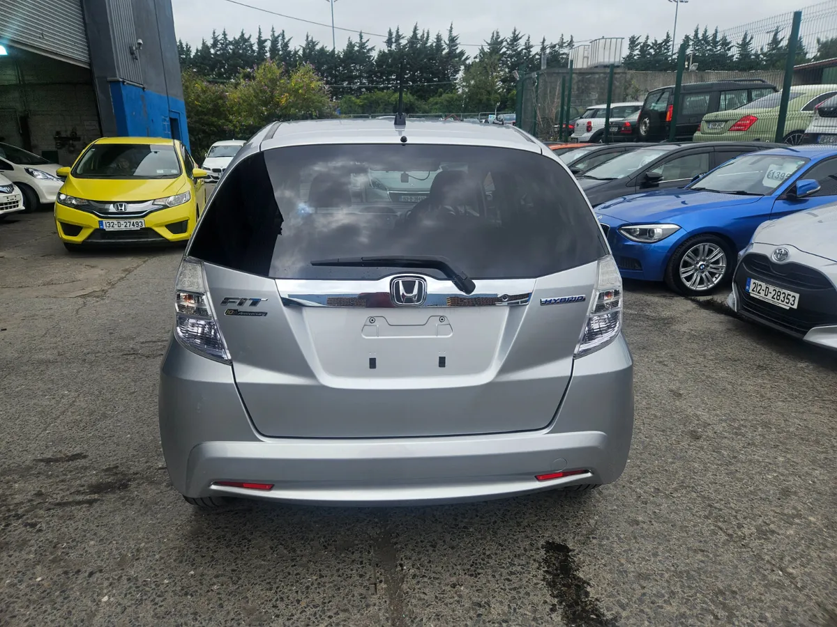 2012 Honda Fit Hybrid Automatic - Image 4