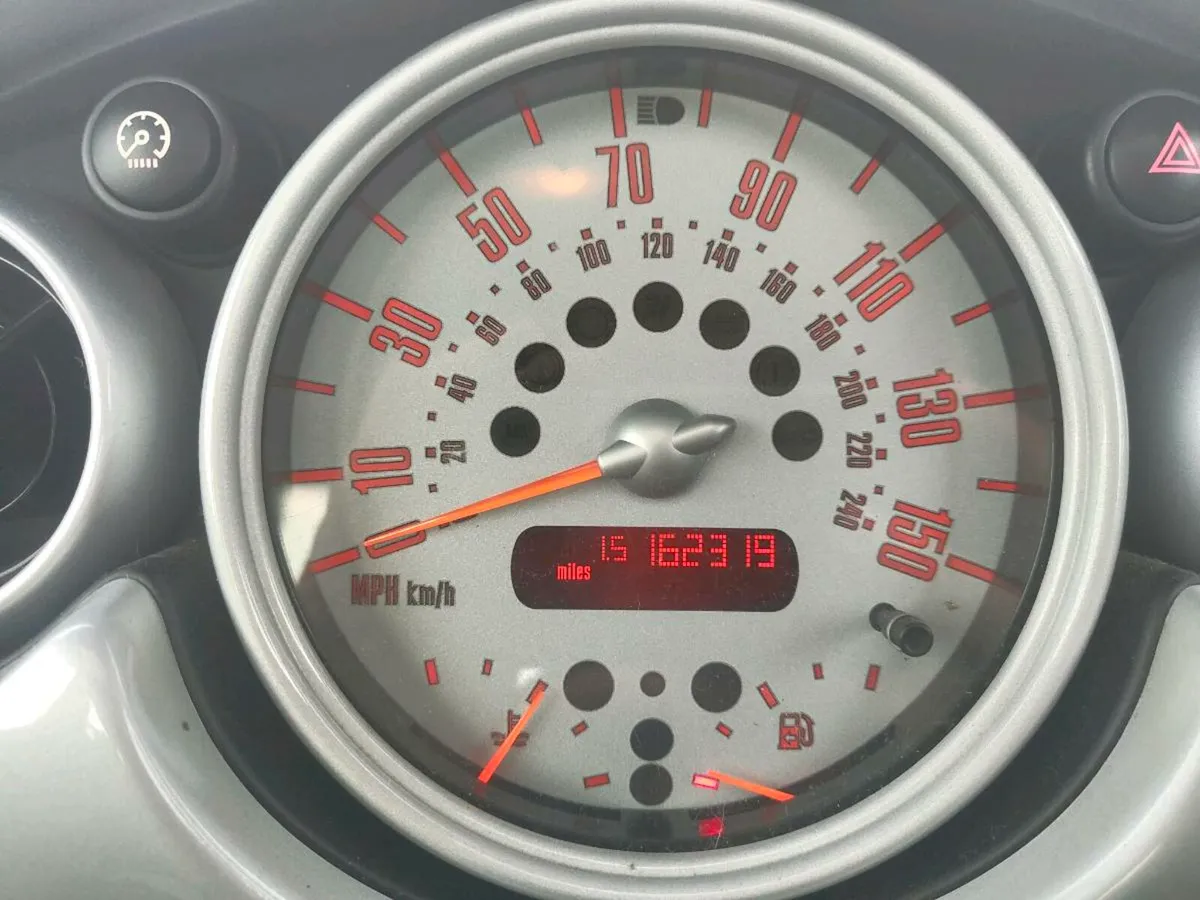 Mini Cooper 1.6 Petrol - Image 3