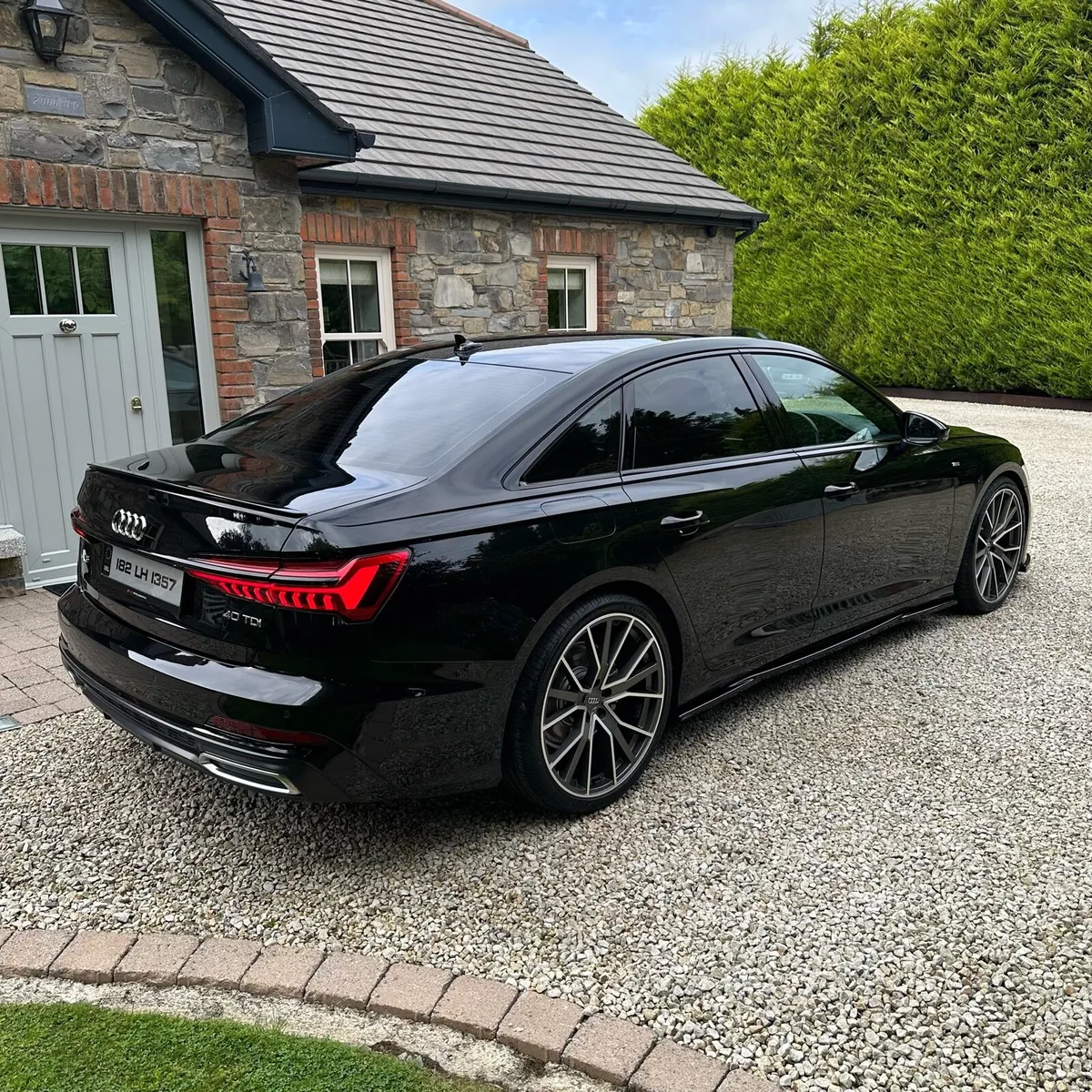 Audi A6 S-Line 40 TDI Black Edition - Image 4