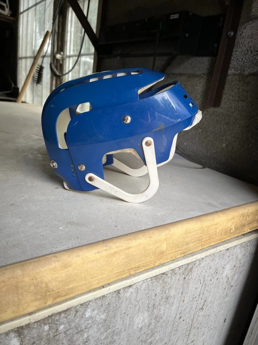 Hurling helmet - Image 2