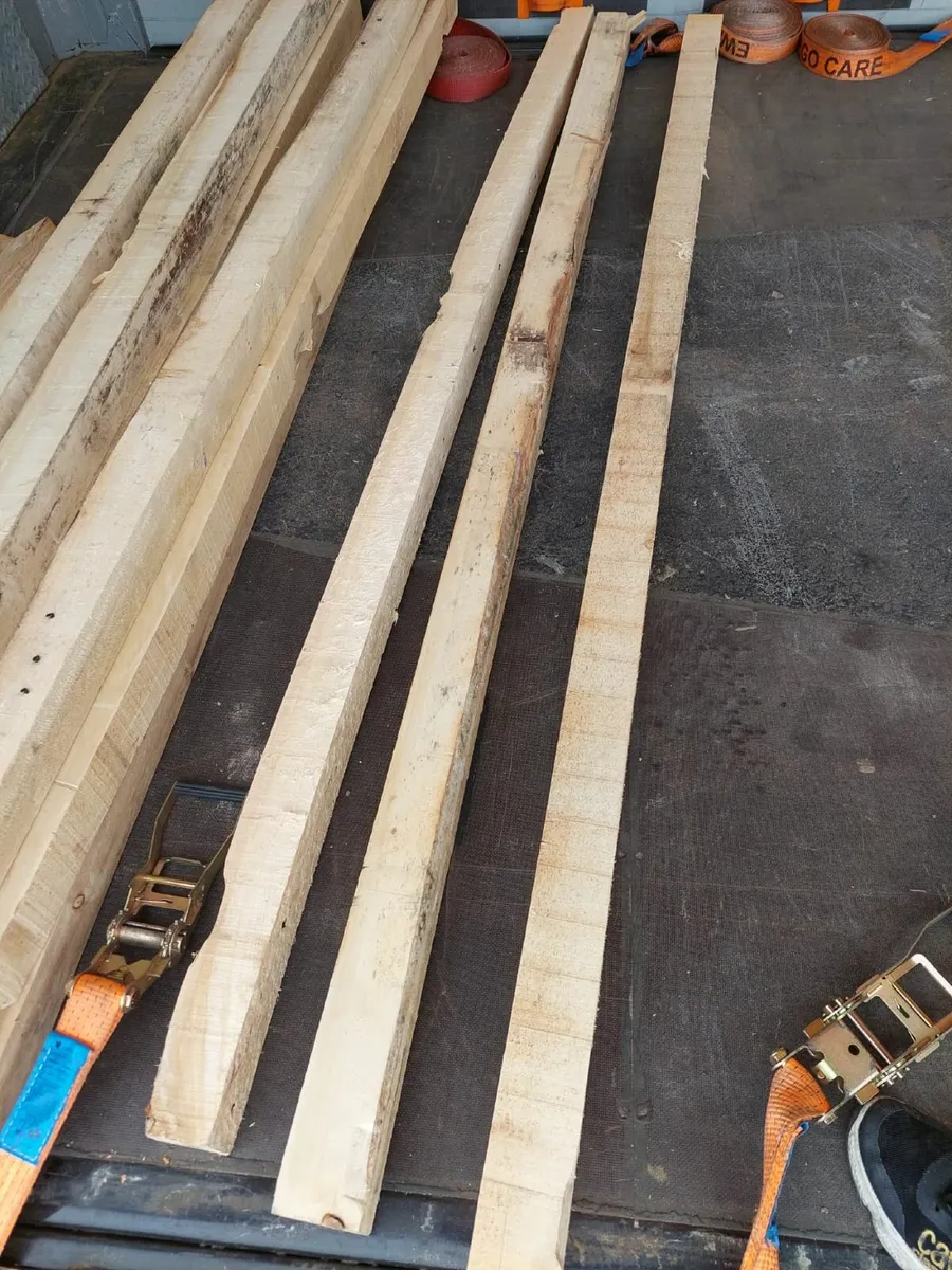 Post wood - Image 1