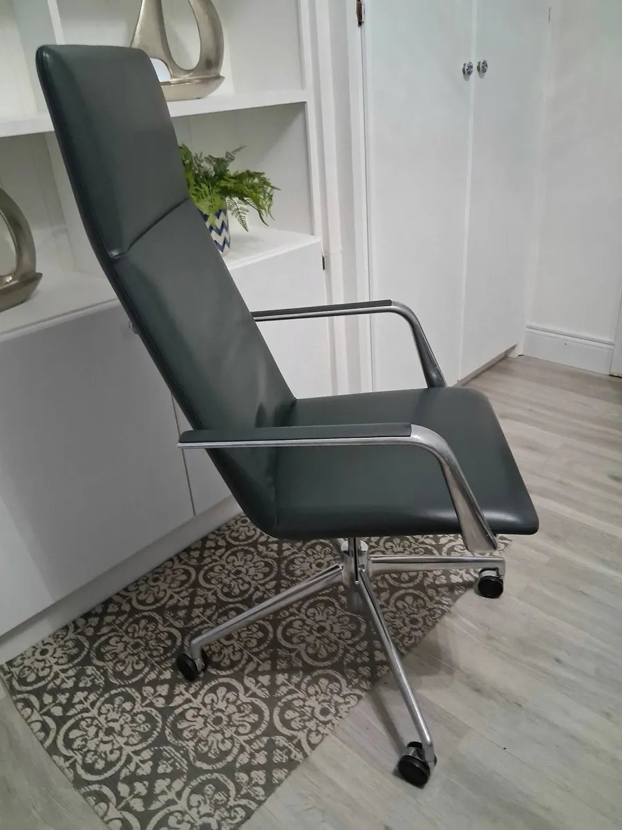 Leather High Back Executive Chair - Image 4