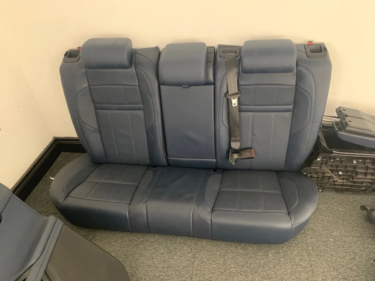 2021 Land Rover Range Rover Evoque Interior - Image 2