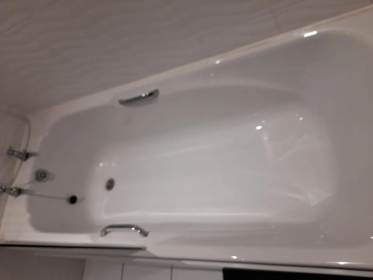 For Sale bathroom suite - Image 3