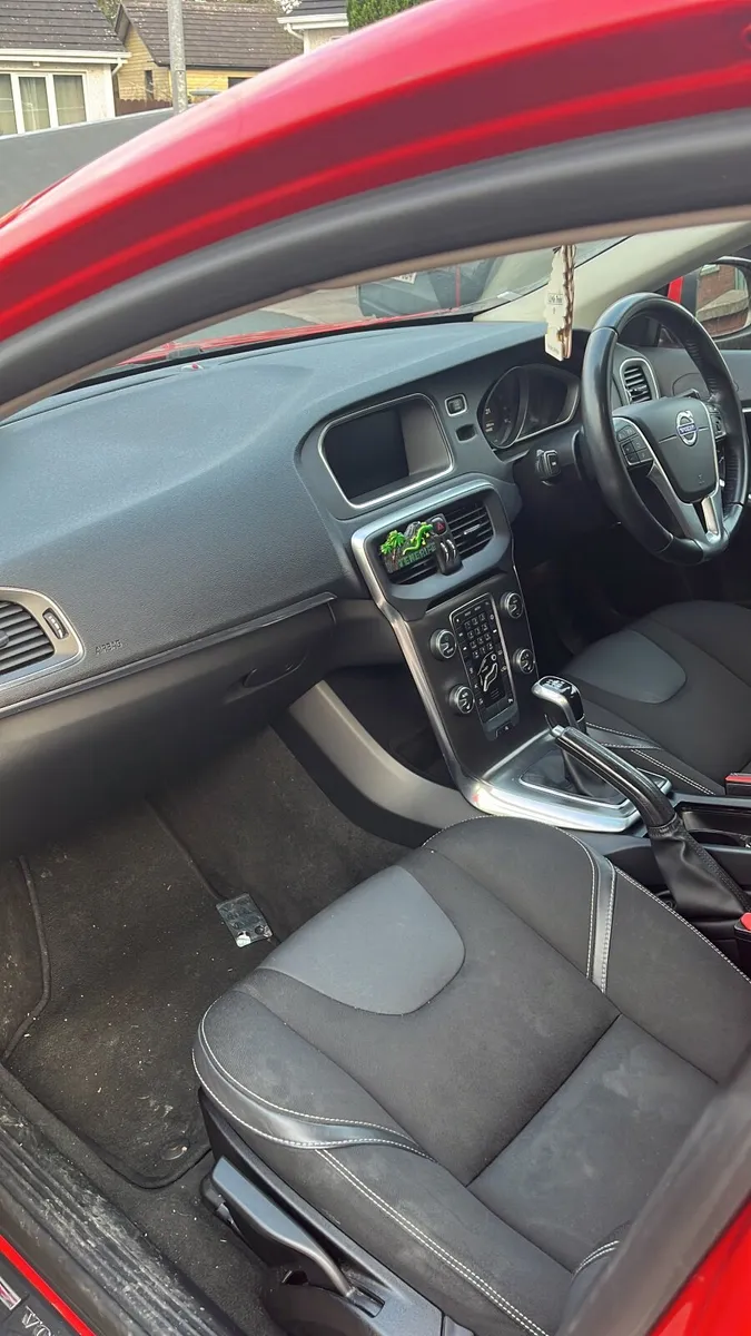 Volvo V40 2015 - Image 3