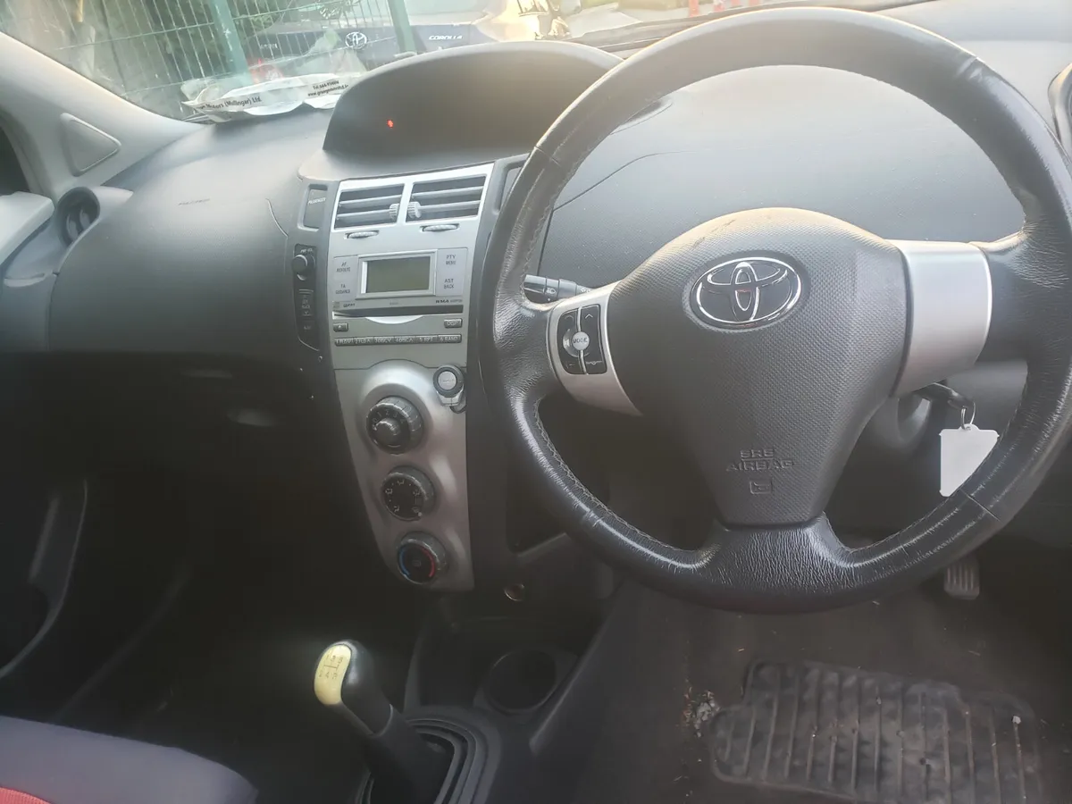 Toyota Yaris 2007 - Image 4
