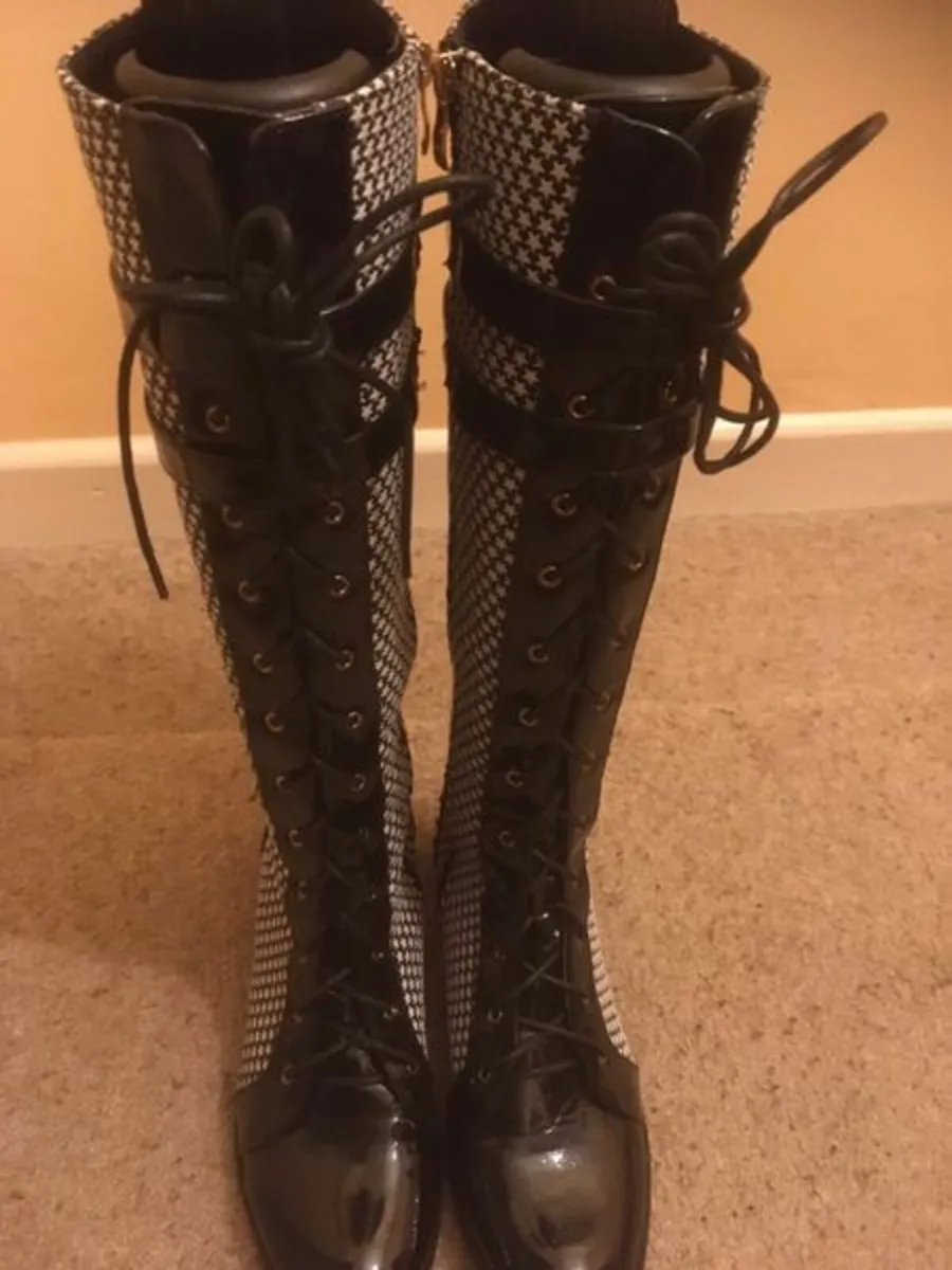 BRAND NEW Black and White Tall Knee Boots, Size 40 - Image 2