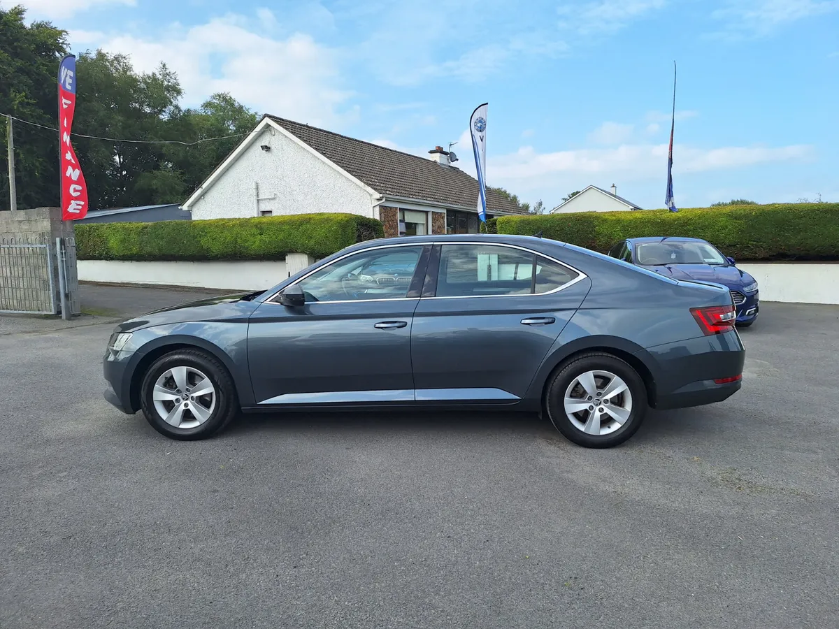 Skoda Superb 2.0 Tdi *High Spec/Heated Seats - Image 4