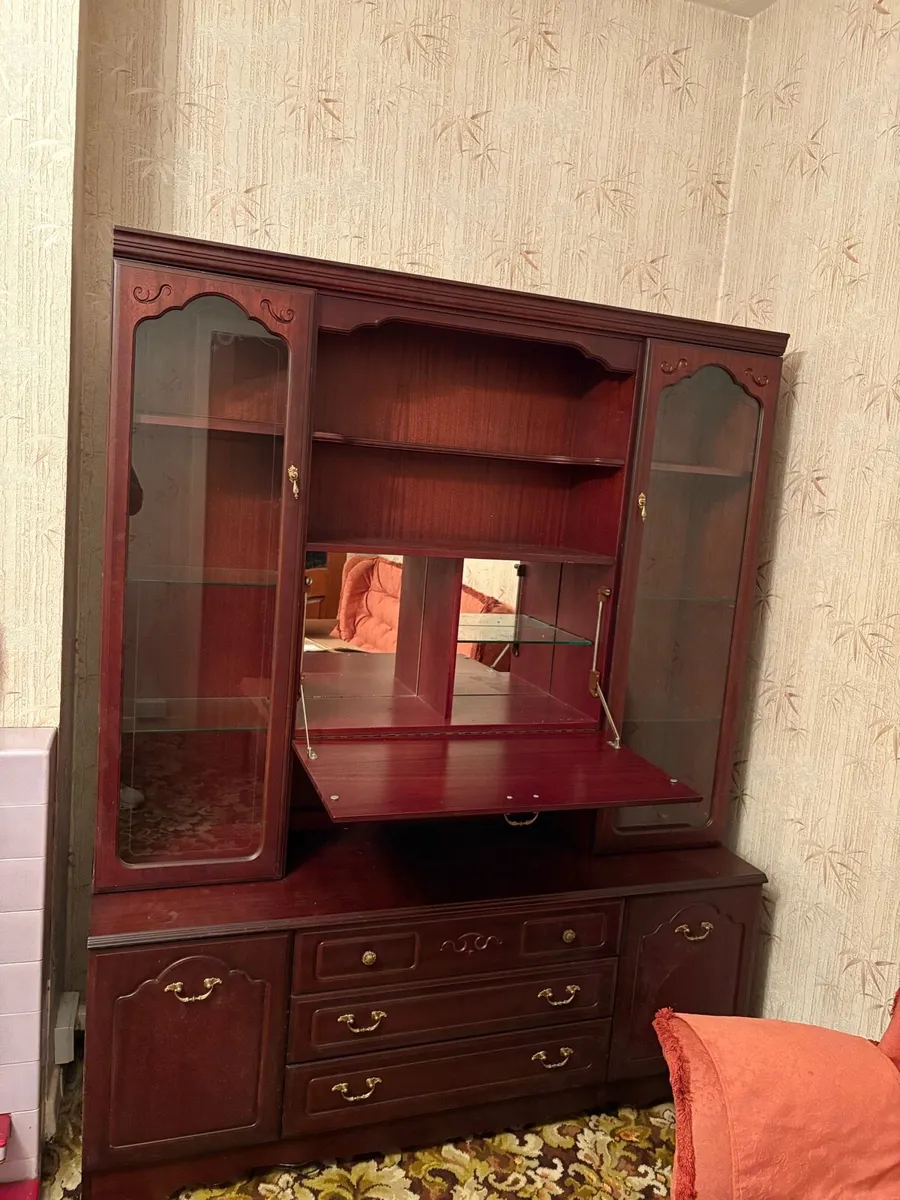 Cabinet with mini bar - Image 2