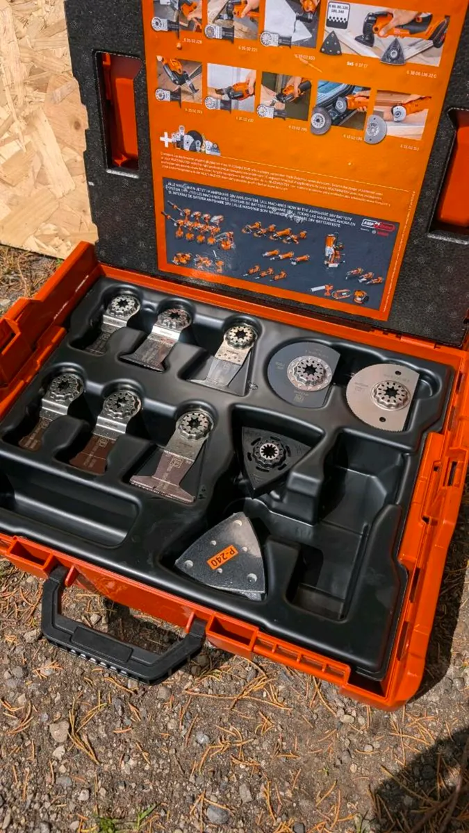 DeWalt Brushless 18v Multitool & Fein Blade set - Image 3