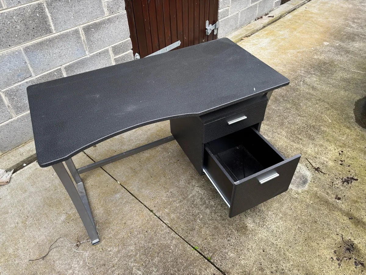Desk with drawers - Image 2