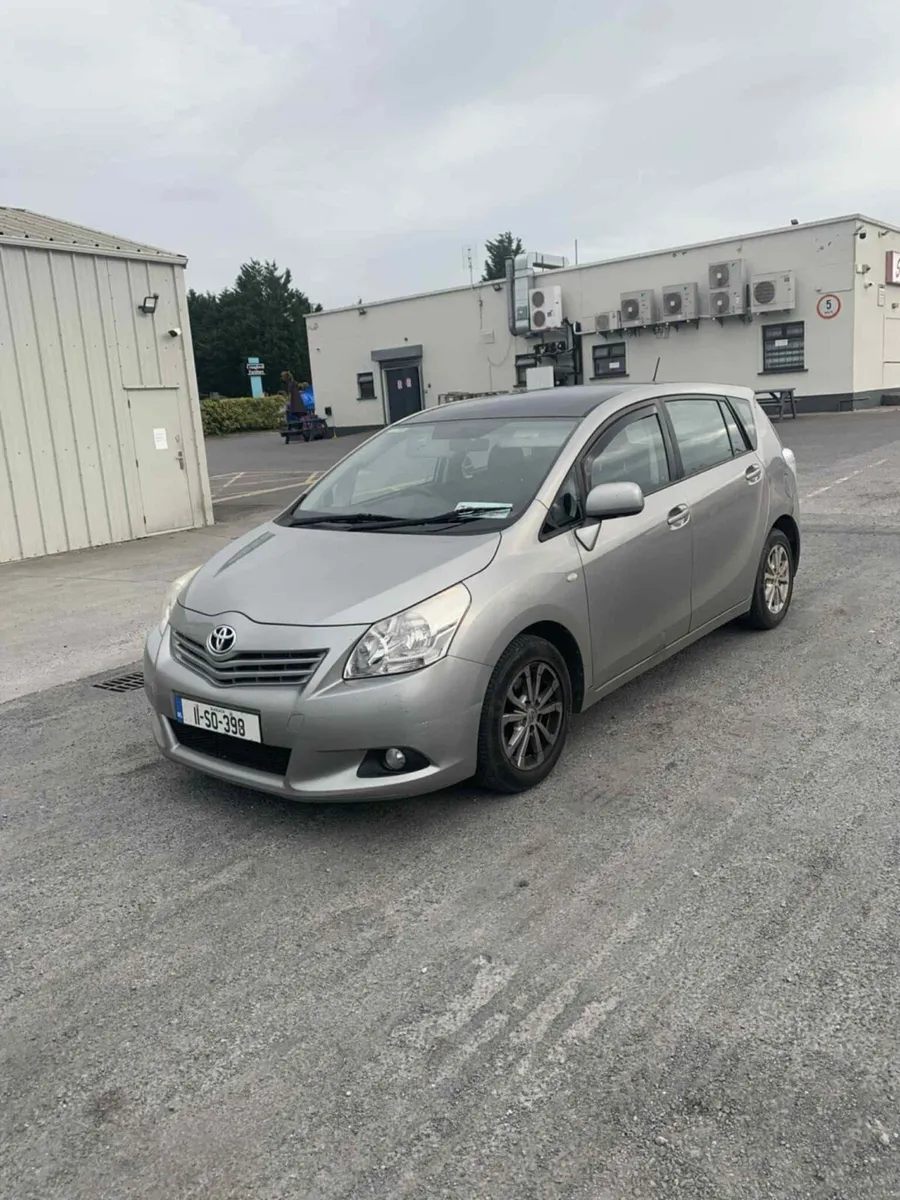 2011 Toyota Verso 7 seater - Image 1