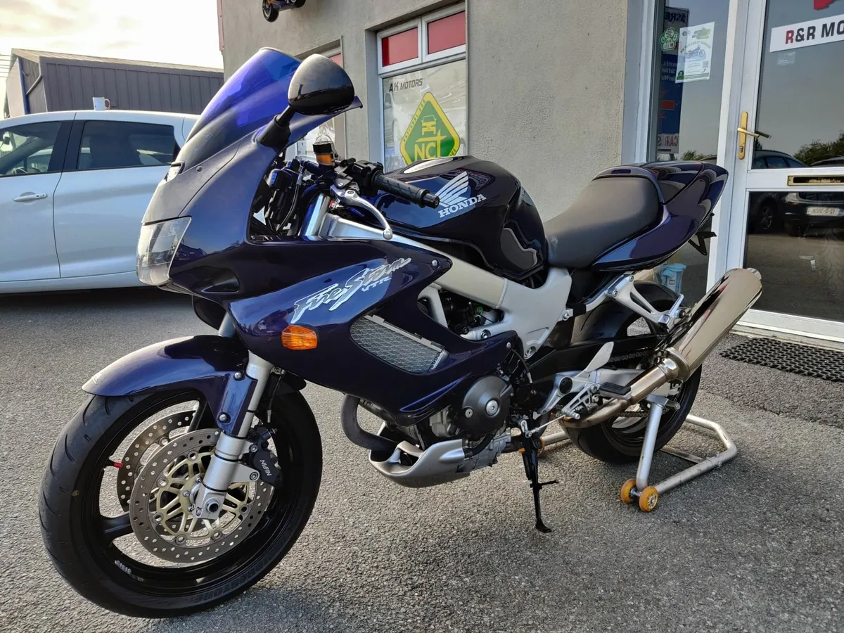 Honda VTR 1000 V-Twin Perfect Cond Full Service - Image 2