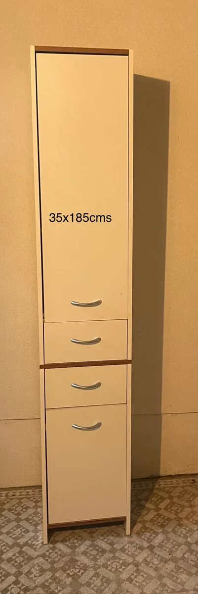 Freestanding bathroom storage cabinet. - Image 1