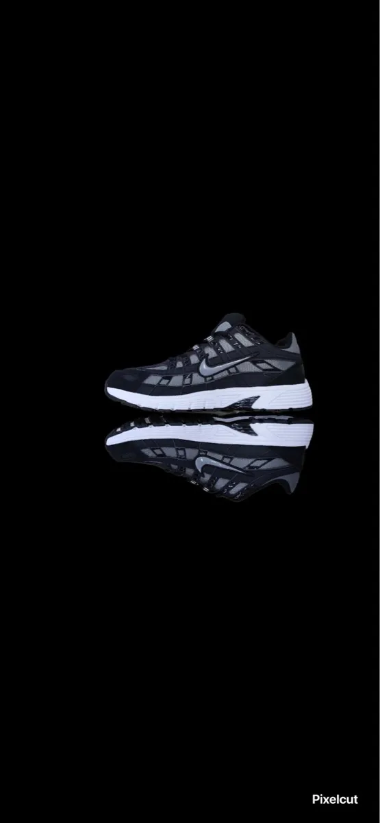 Nike shoes - Image 1