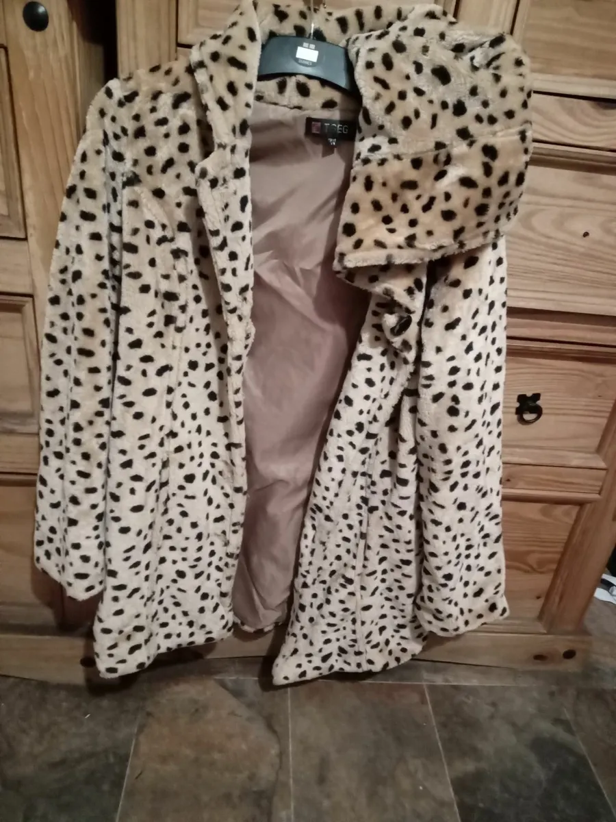 Coats for sale - Image 2