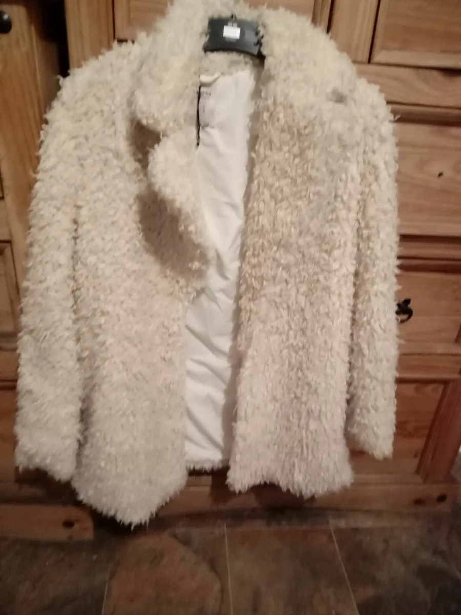 Coats for sale - Image 3