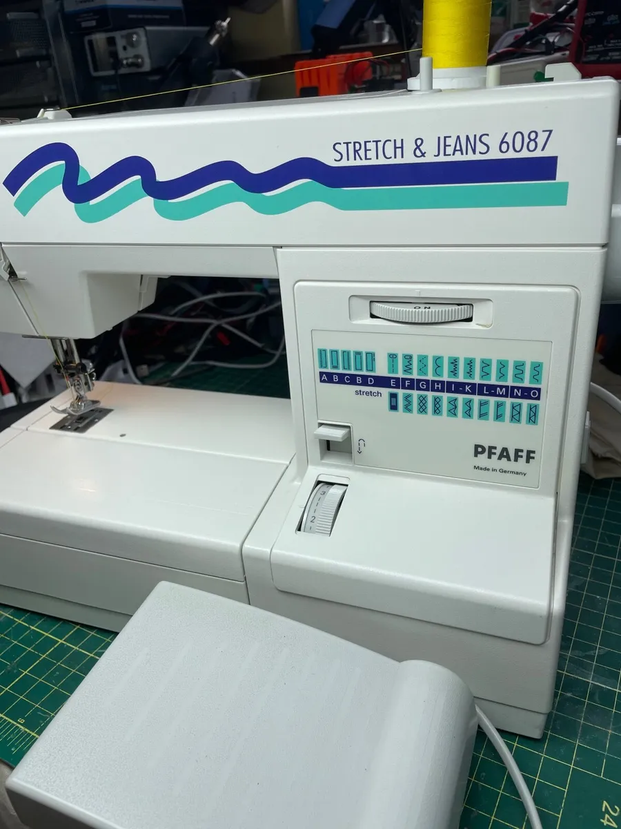 PFAFF 6087 Sewing Machine - Heavy Duty - Serviced - Image 3