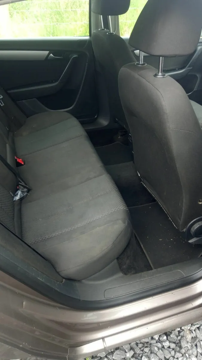 Volkswagen Passat 2011 - Image 1