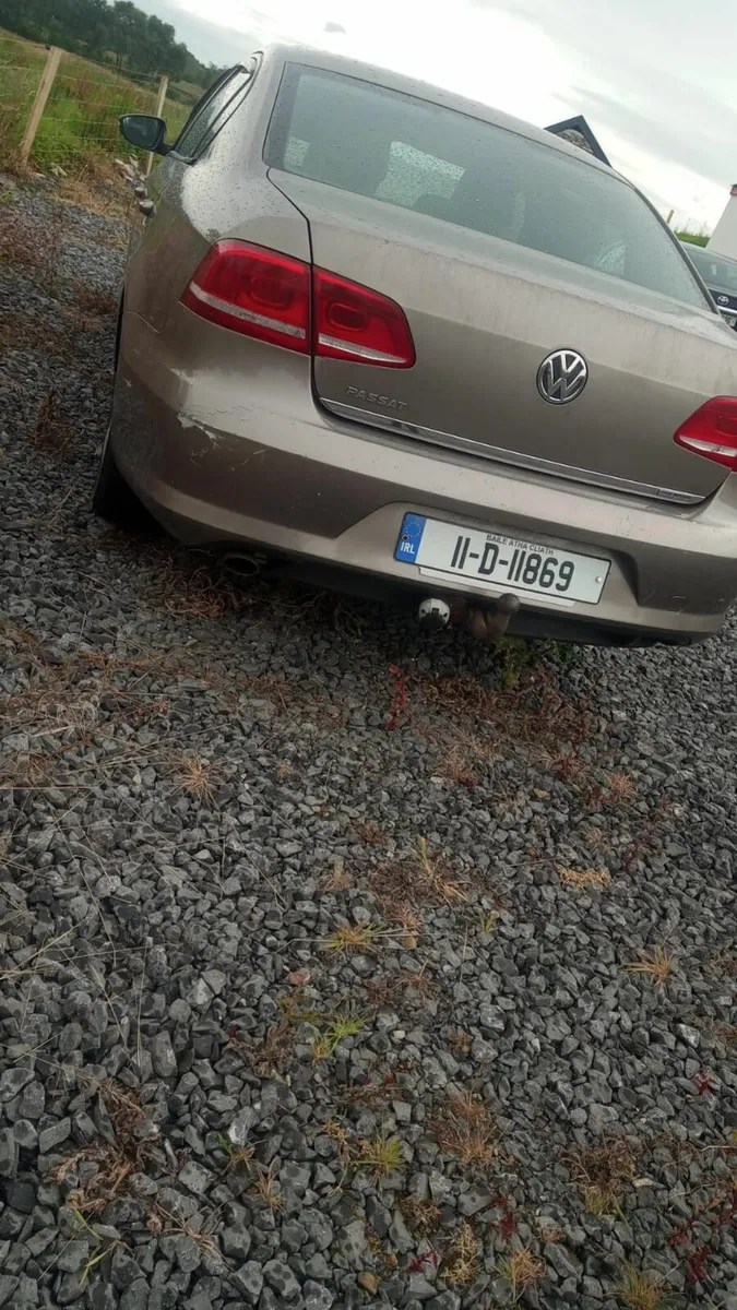 Volkswagen Passat 2011 - Image 3