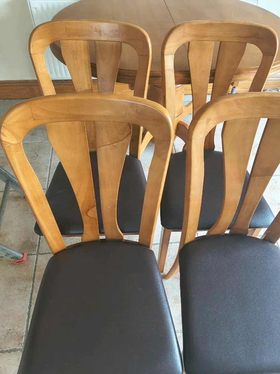 4 Dining Chairs - Great Condition