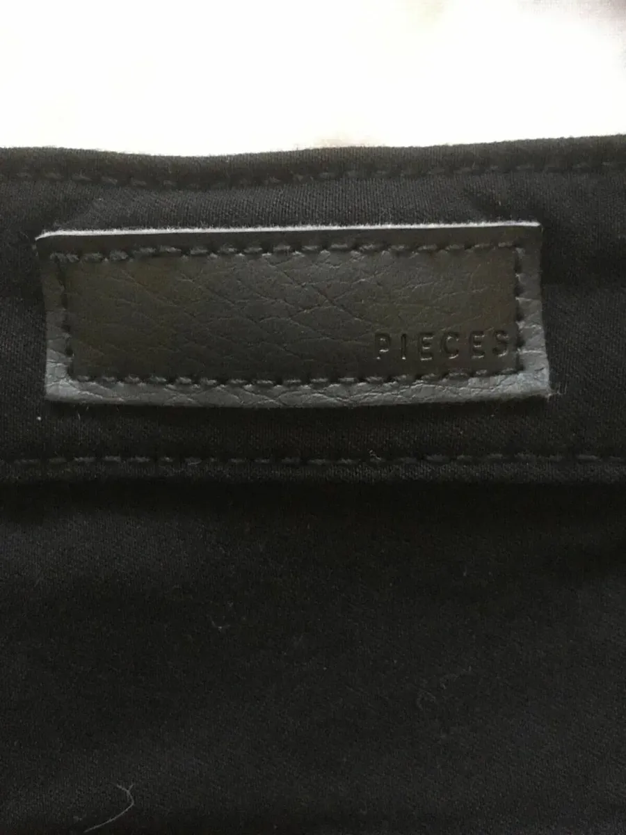 NEW Black Jeggings Jeans from PIECES BRAND - Image 4