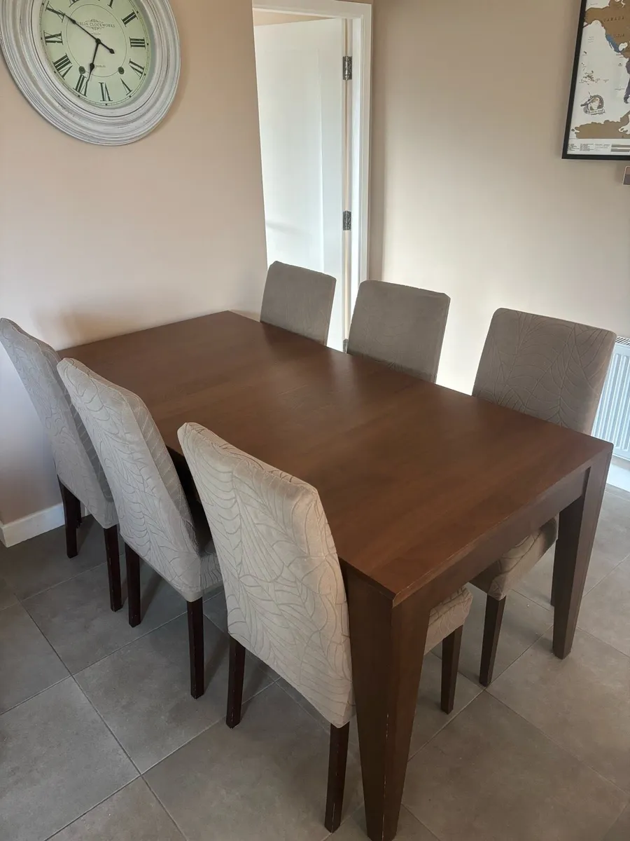 Dining table - Image 1