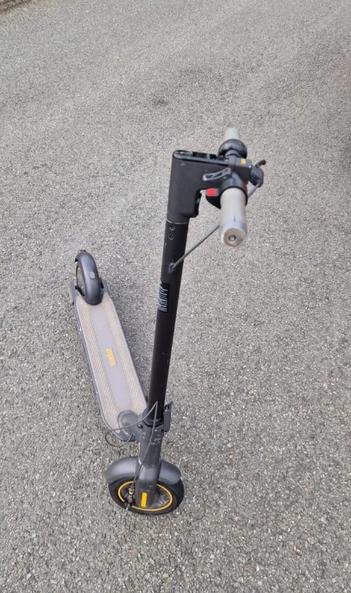 Ninebot g30 max electric scooter - Image 4