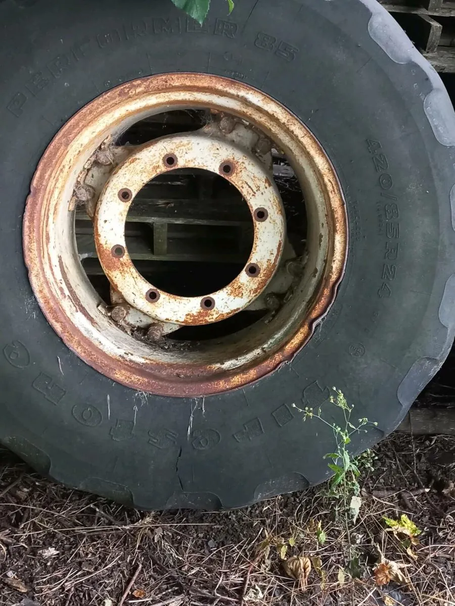 Ford/newholland wheels. - Image 4