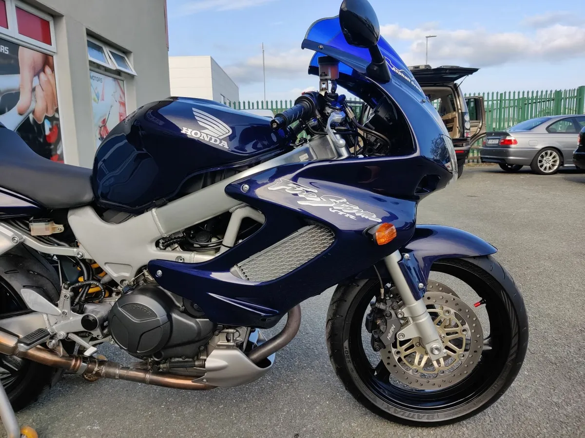 Honda VTR 1000 V-Twin Perfect Cond Full Service - Image 2