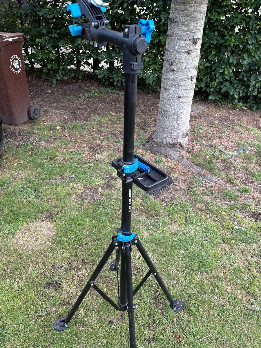 Bike Repair Stand - Image 1