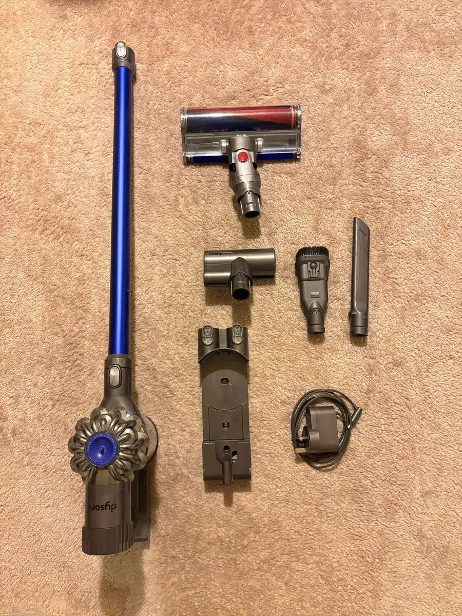 Dyson V8 vacuum cleaner