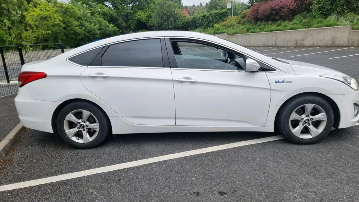 2015 Hyundai i40 diesel - Image 3