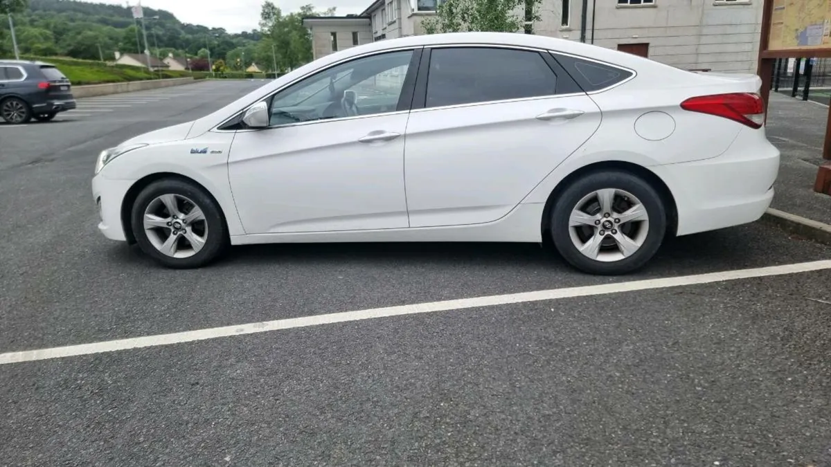 2015 Hyundai i40 diesel - Image 4