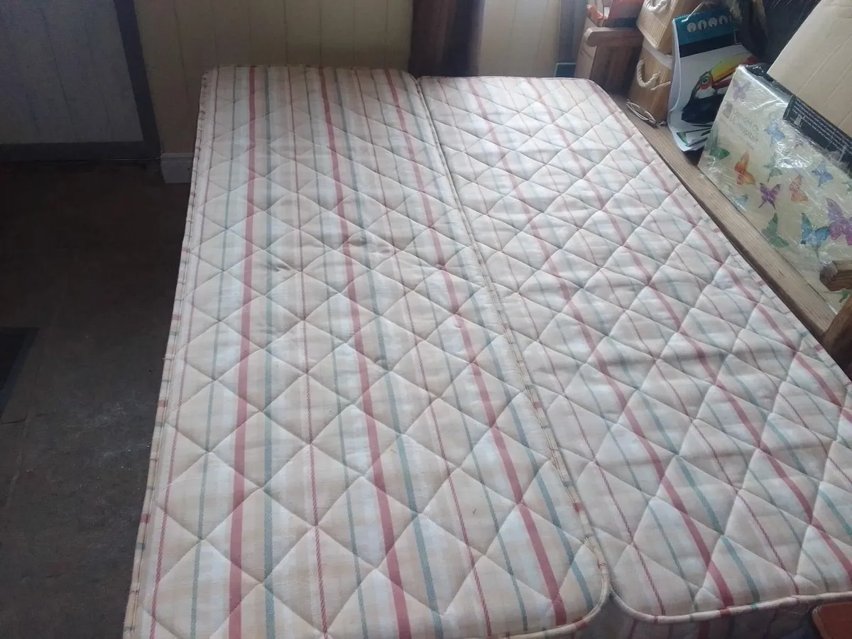 Beds - Image 2
