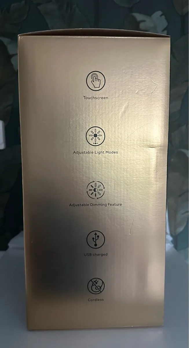 No7 Cordless Illuminated Gold Mirror - Image 3