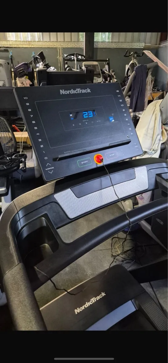 NORDICTRAK treadmill NEW LAST ONE - Image 3