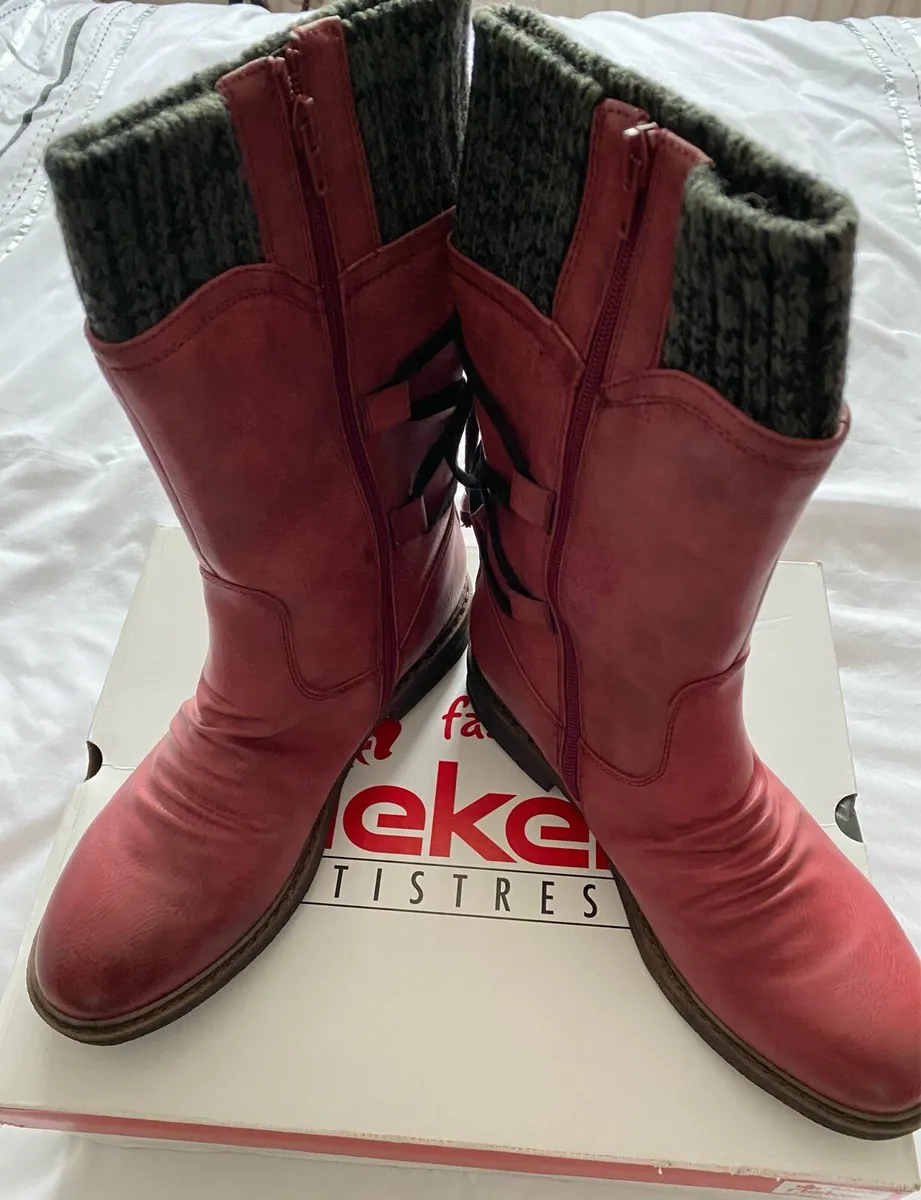 BRAND NEW in Box Rieker Ladies Boots, Size 40 / 7 - Image 3
