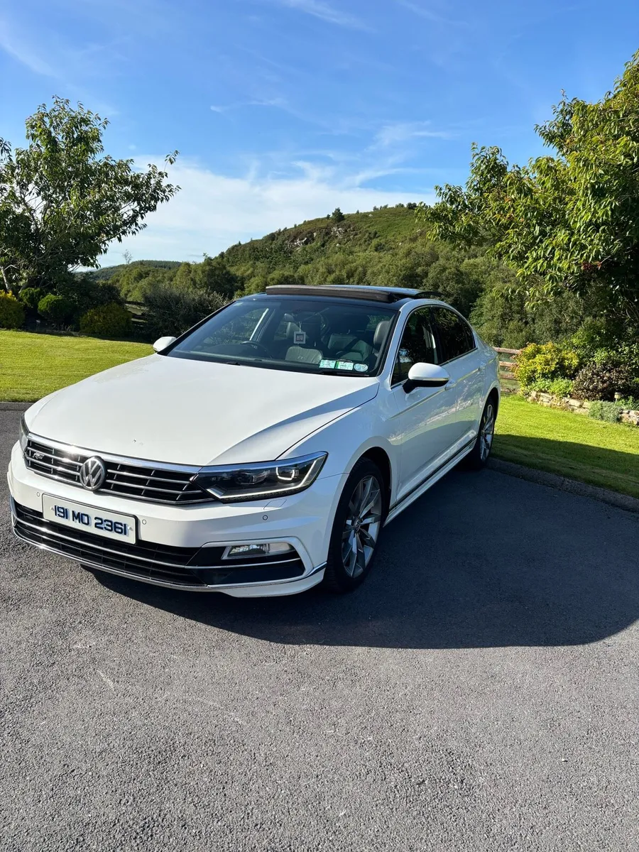 191 R-Line Passat with sunroof - Image 2