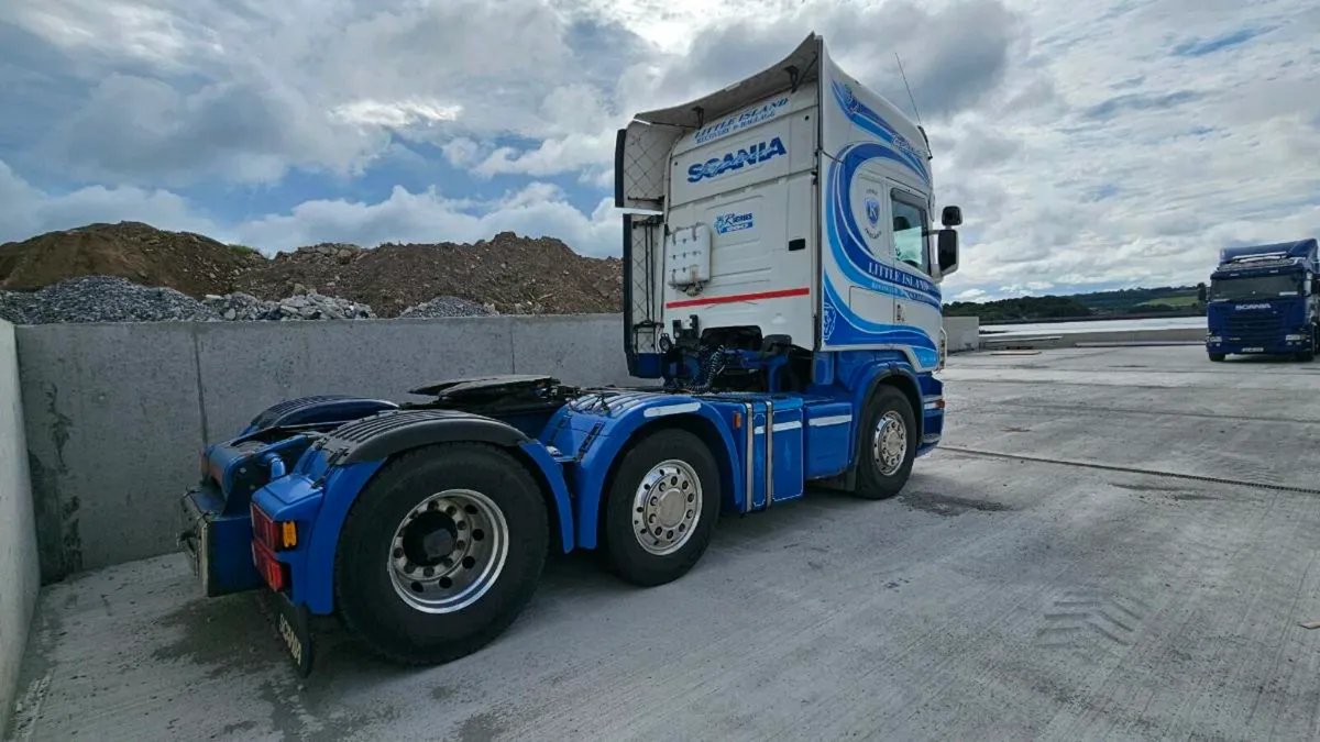 Selection of trucks - Image 4