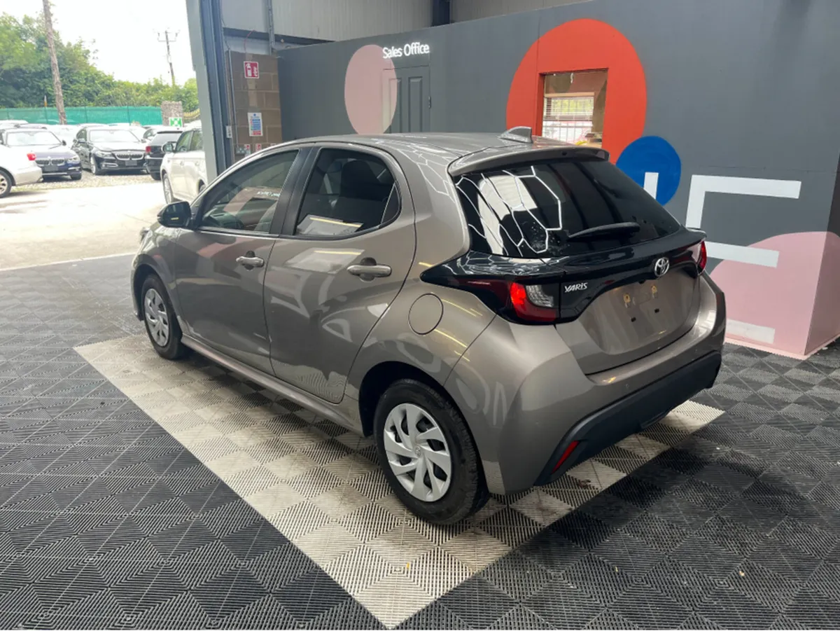 Toyota Yaris ONLY €16950 YARIS AUTOMATIC 1.0 PETRO - Image 4
