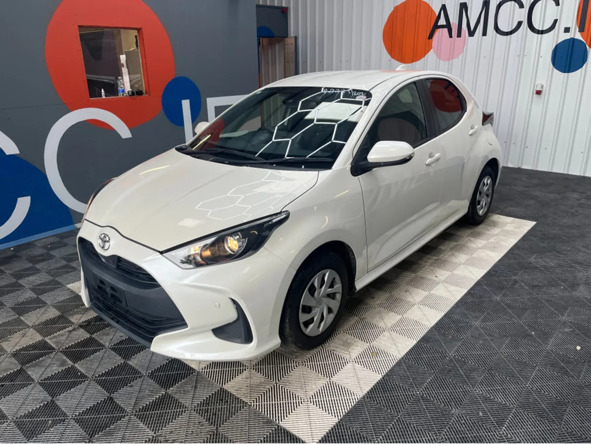 Toyota Yaris ONLY €15950! YARIS AUTOMATIC 1.0 PETR - Image 3