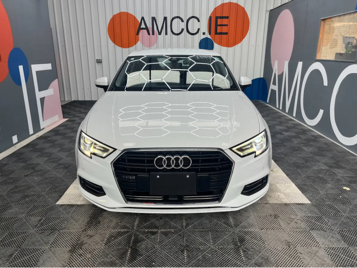 Audi A3 AUDI A3 AUTOMATIC SALOON 1.4 PETROL / 37K - Image 2