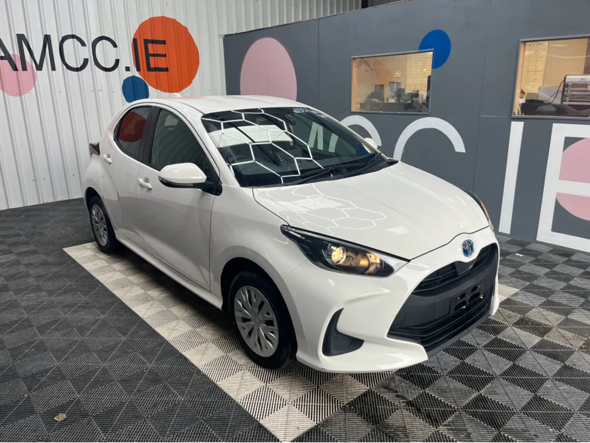 Toyota Yaris 1.5 HYBRID/ 89K KMS / AUTOMATIC / REV - Image 1