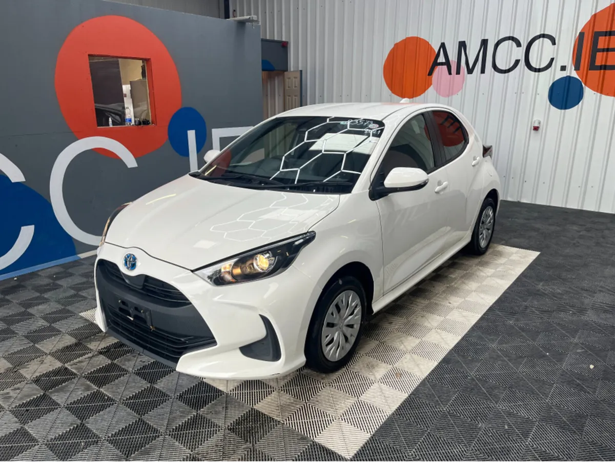 Toyota Yaris 1.5 HYBRID/ 89K KMS / AUTOMATIC / REV - Image 2