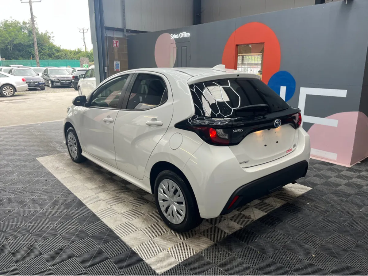 Toyota Yaris 1.5 HYBRID/ 89K KMS / AUTOMATIC / REV - Image 4