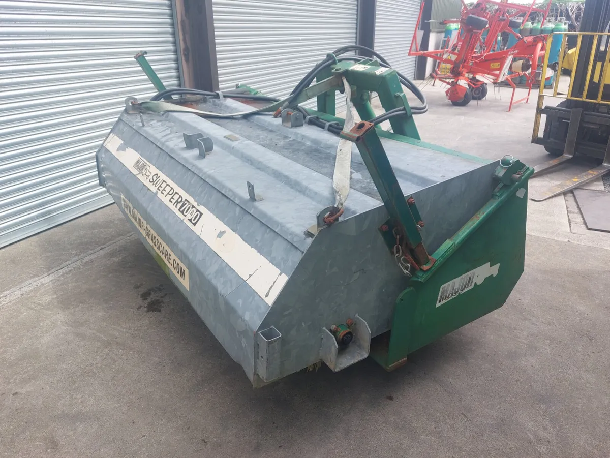 Major Hydraulic sweeping Brush - Image 1