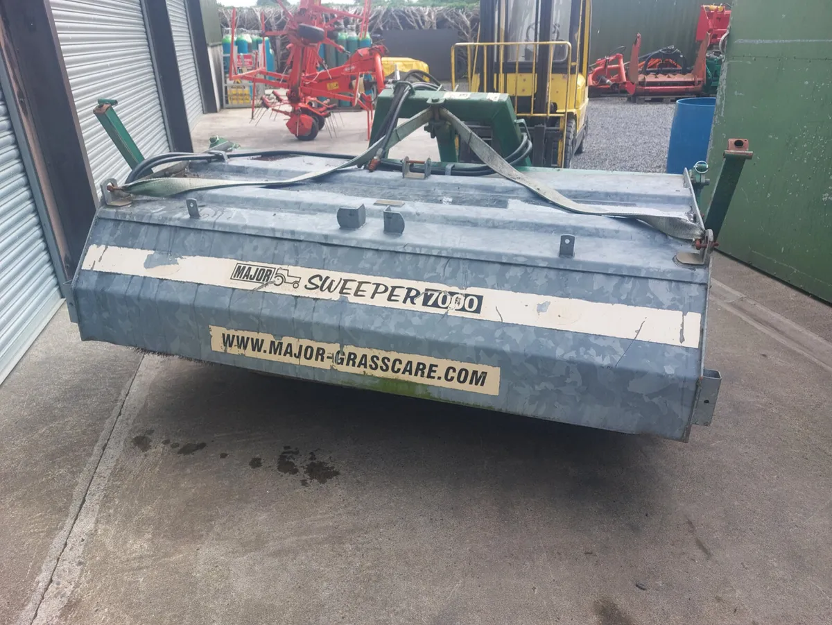 Major Hydraulic sweeping Brush - Image 2
