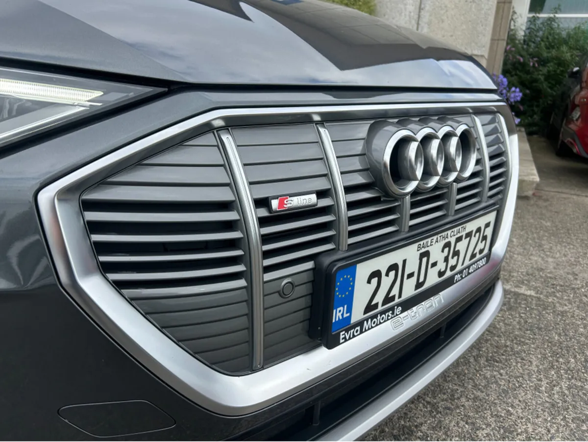 Audi e-tron 55 LONG RANGE S-LINE QUATTRO 408BHP 5D - Image 2