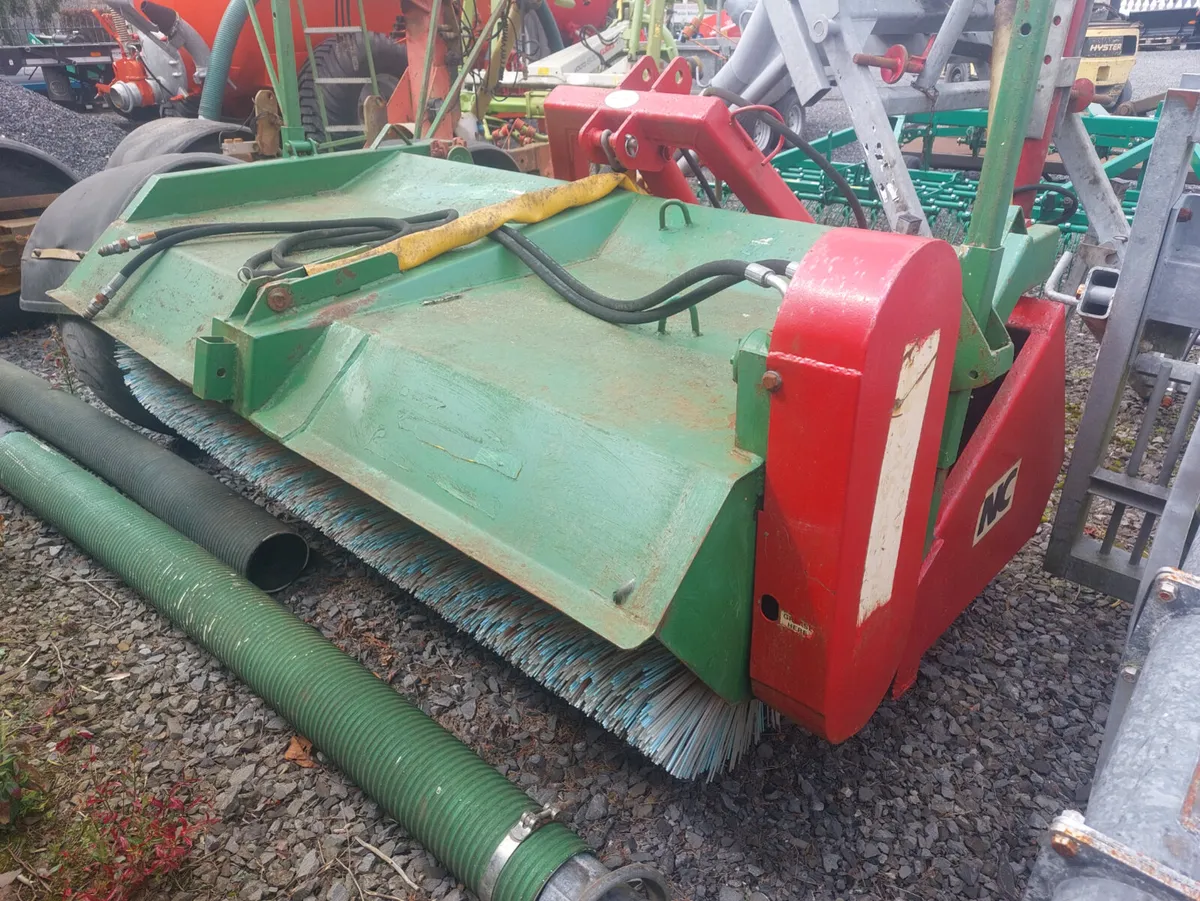 NC Hydraulic sweeping brush - Image 1